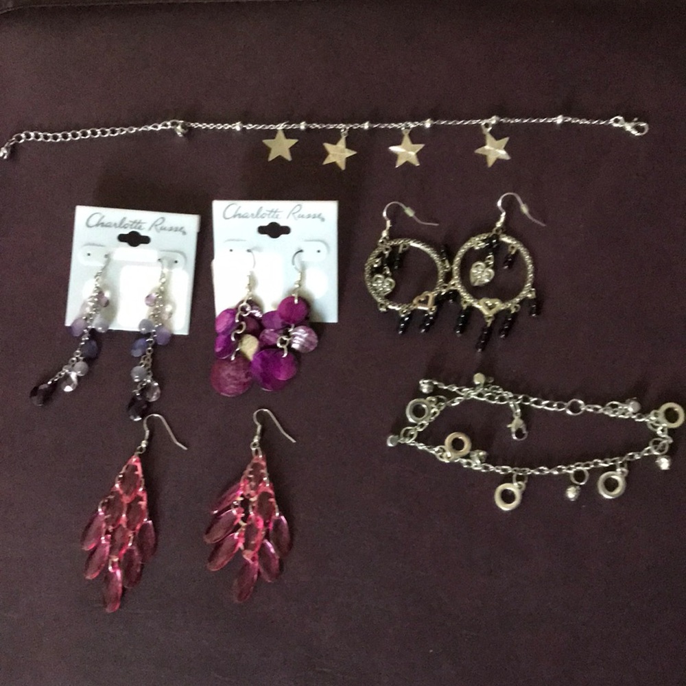 Lot of fashion jewelry